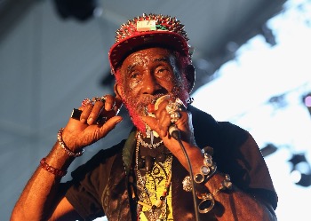 R.I.P.: sulaukęs 85-erių mirė legendinis Jamaikos prodiuserius bei atlikėjas Lee “Scratch” Perry 