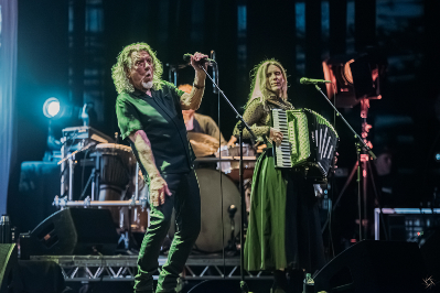 RENGINIO RECENZIJA | Robert Plant sugrįžimas ir psichodelinio folkloro šou (+ FOTO GALERIJA)