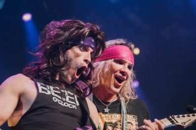 FOTOREPORTAŽAS | Ekscentriškieji nusistovėjusių normų laužytojai – „Steel Panther“ ir jų šou Taline